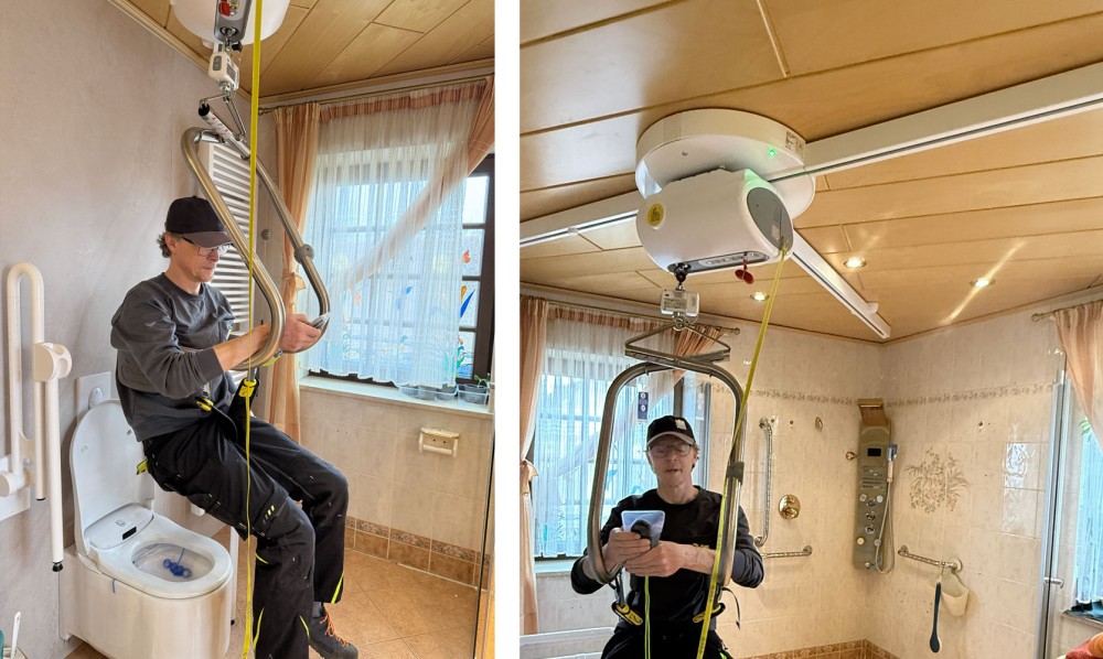 der Handi-Move Berater testet den Deckenlifter: im linken Bild hängt er im Hebebügel über der Toilette. Im rechten Bild hängt er mit dem Hebebügel am Deckenlifter. Dieser ist an Schienen an der Decke befestigt und er befindet sich gerade an einer Drehweiche.