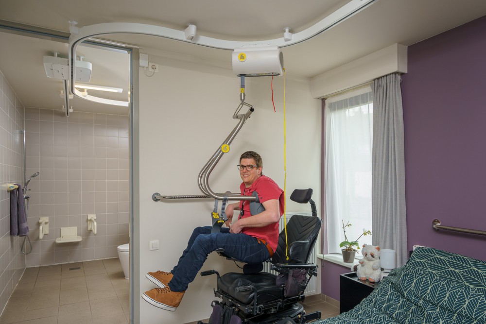 Deckenlifter mit Deckenmotor ; Deckenschienen ; Handi-Move Hebebügel® - Handi-Move Patientenlifter