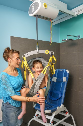 Deckenlifter mit Deckenmotor - Handi-Move Patientenlifter