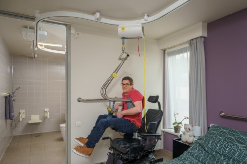 Deckenlifter mit Deckenmotor ; Deckenschienen ; Handi-Move Hebebügel® - Handi-Move Patientenlifter