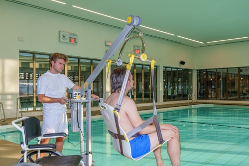 Der Schwimmbadlifter - Handi-Move Patientenlifter