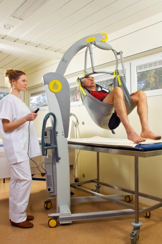 Mobile Lifter 2600 (Victor) ; Mobile Lifter mit Kippjoch 2610 (Victor) ; Das Kippjoch - Handi-Move Patientenlifter