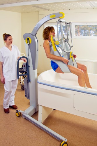 Mobile Lifter 2600 (Victor) ; Mobile Lifter mit Kippjoch 2610 (Victor) ; Hygiene - Badehebetuch ; Das elektrische Kippjoch - Handi-Move Patientenlifter