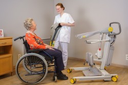 Aktivlifter / Aufstehlifter 2620 - Wenig oder keine Belastung unter den Achseln - Handi-Move Patientenlifter