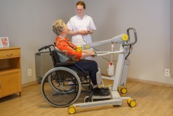 Aktivlifter / Aufstehlifter 2620 - Wenig oder keine Belastung unter den Achseln - Handi-Move Patientenlifter