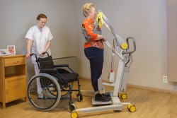 Aktivlifter / Aufstehlifter 2620 - Wenig oder keine Belastung unter den Achseln - Handi-Move Patientenlifter
