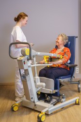 Aktivlifter / Aufstehlifter 2620 - Wenig oder keine Belastung unter den Achseln - Handi-Move Patientenlifter