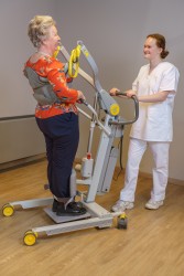 Aktivlifter / Aufstehlifter 2620 - Wenig oder keine Belastung unter den Achseln - Handi-Move Patientenlifter
