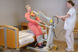 Aktivlifter / Aufstehlifter 2620 - Wenig oder keine Belastung unter den Achseln - Handi-Move Patientenlifter