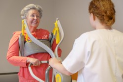 Aktivlifter / Aufstehlifter 2620 - Wenig oder keine Belastung unter den Achseln - Handi-Move Patientenlifter