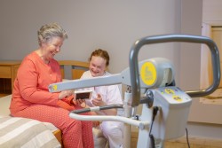 Aktivlifter / Aufstehlifter 2620 - Wenig oder keine Belastung unter den Achseln - Handi-Move Patientenlifter