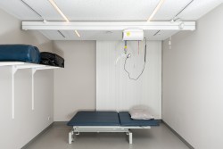 Deckenlifter mit Deckenmotor ; Traversensystem - Handi-Move Patientenlifter