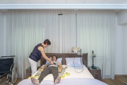 Freistehendes Schienensystem - Handi-Move Patientenlifter