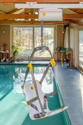 Der Decken-Schwimmbadlifter ; Sitz für Schwimmbadlifter - Handi-Move Patientenlifter