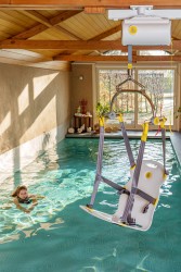 Der Decken-Schwimmbadlifter ; Sitz für Schwimmbadlifter - Handi-Move Patientenlifter