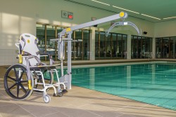 Der Schwimmbadlifter ; Sitz für Schwimmbadlifter - Handi-Move Patientenlifter