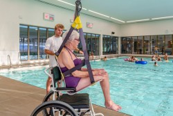Der Schwimmbadlifter ; Sitz für Schwimmbadlifter - Handi-Move Patientenlifter