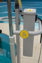 Der Schwimmbadlifter - Handi-Move Patientenlifter