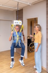 Umhänge-Deckenlifter + Swingsystem ("Tarzan") - Handi-Move Patientenlifter