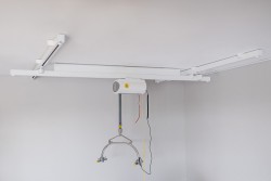 Deckeninstallationen ; Traversensystem - Handi-Move Patientenlifter