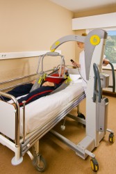 Mobile Lifter 2600 (Victor) ; Mobile Lifter mit Kippjoch 2610 (Victor) ; Das Kippjoch - Handi-Move Patientenlifter