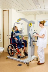 Mobile Lifter '2600' (Victor) ; Mobile Lifter mit Kippjoch 2610 (Victor) ; Das Toilettenhebetuch mit Kopfstütze ; Das elektrische Kippjoch - Handi-Move Patientenlifter