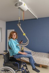 Deckenlifter mit Deckenmotor ; Handi-Move Hebebügel®